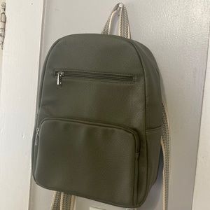 Thirty-one Mini backpack Hunter Green Color!